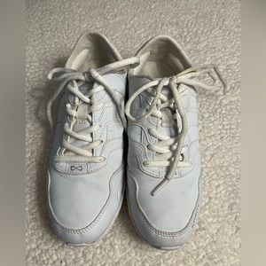 Nfinity cheer shoes. Rival 2. Size: 6.5
